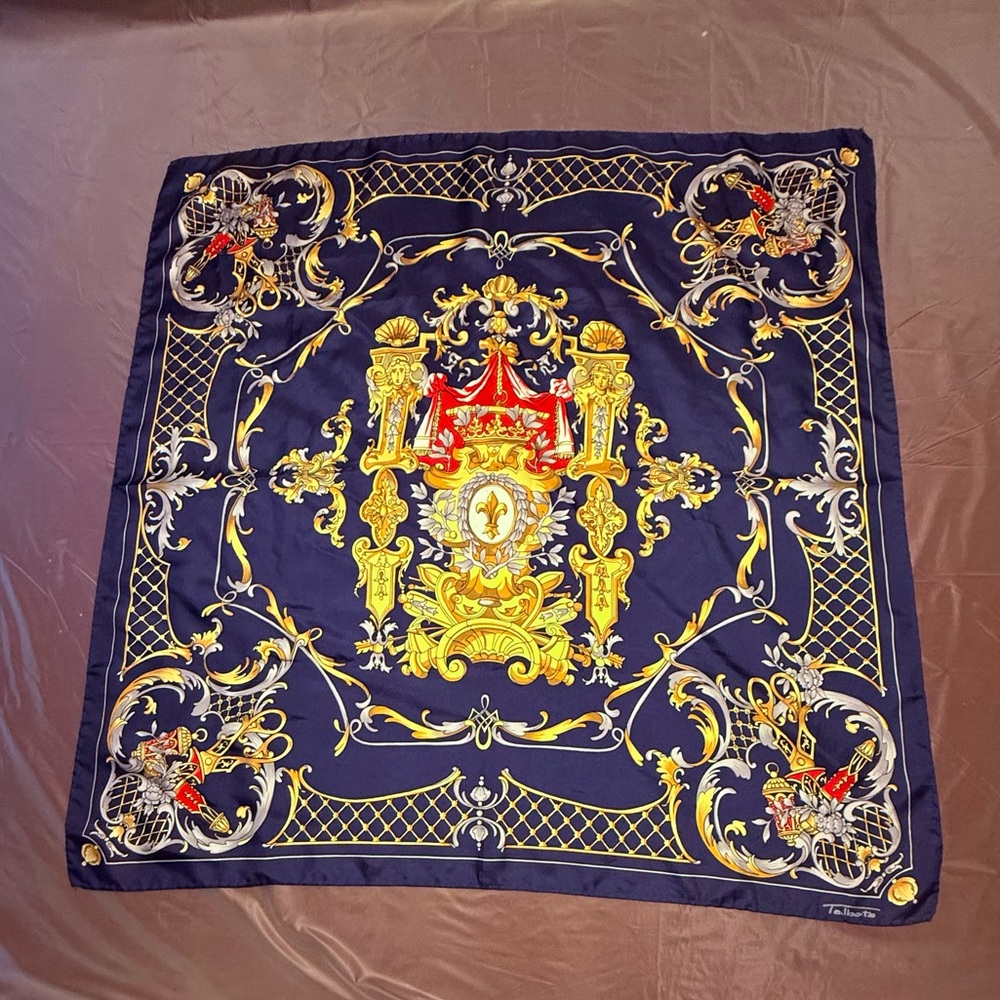 Vintage Talbots Navy Blue/Gold/Red Regal Patterned Silk 31x31”Square Scarf - Picture 4 of 9